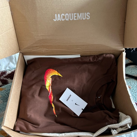 Jacquemus x Nike Collab - Picture 4 of 4